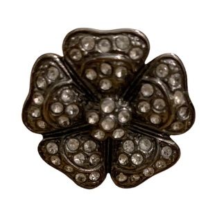 Womens gray with silver rhinestone flower ring